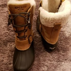 Sperry Women's Snow boots